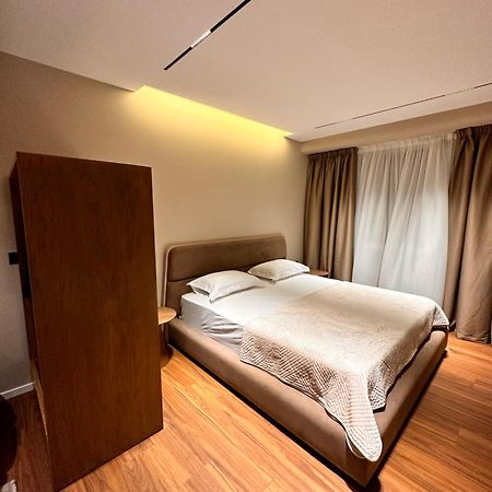 Aia Suites & Apartments Тирана Экстерьер фото