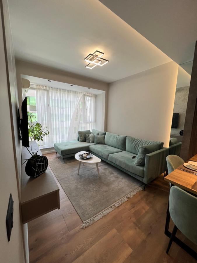 Aia Suites & Apartments Тирана Экстерьер фото