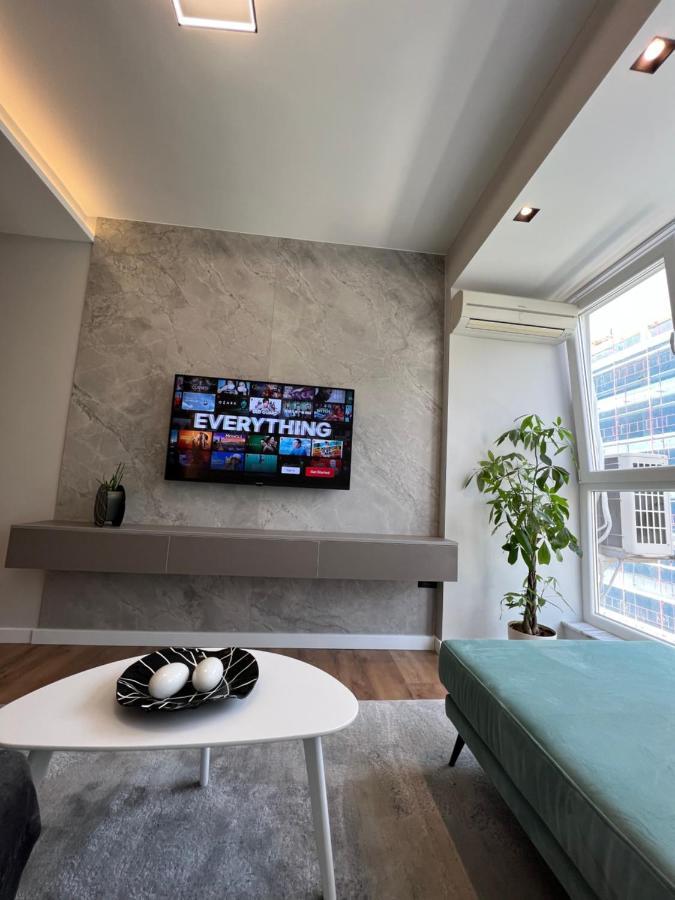 Aia Suites & Apartments Тирана Экстерьер фото