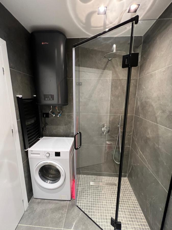 Aia Suites & Apartments Тирана Экстерьер фото