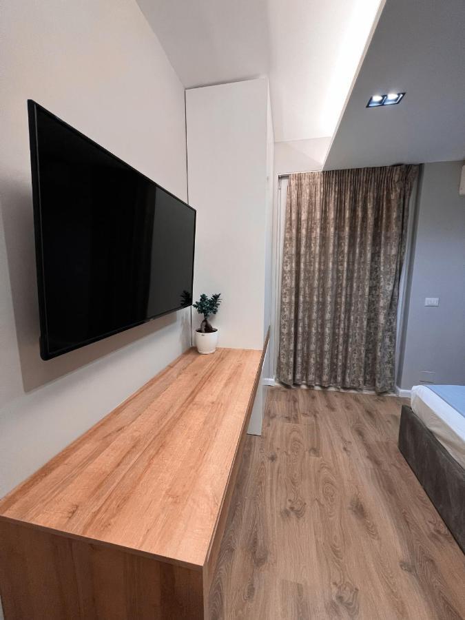 Aia Suites & Apartments Тирана Экстерьер фото