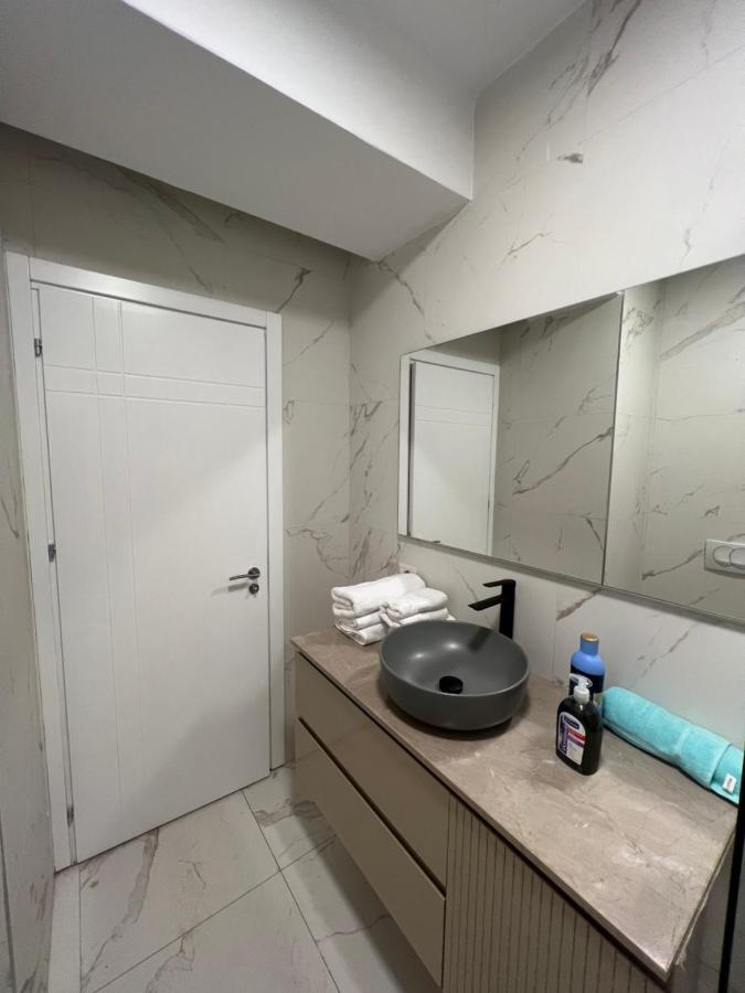 Aia Suites & Apartments Тирана Экстерьер фото