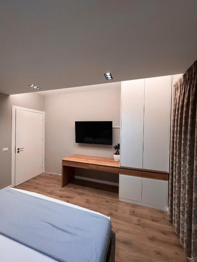 Aia Suites & Apartments Тирана Экстерьер фото