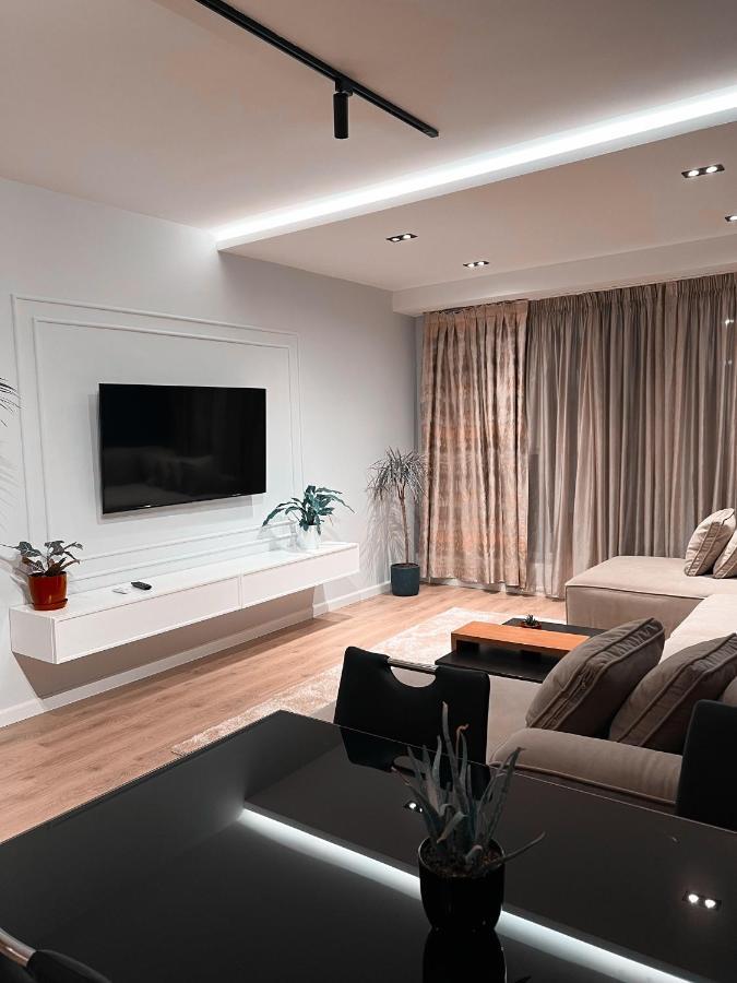 Aia Suites & Apartments Тирана Экстерьер фото