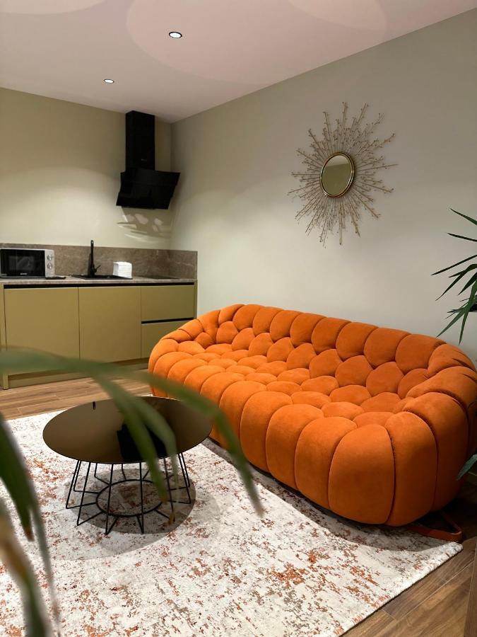 Aia Suites & Apartments Тирана Экстерьер фото
