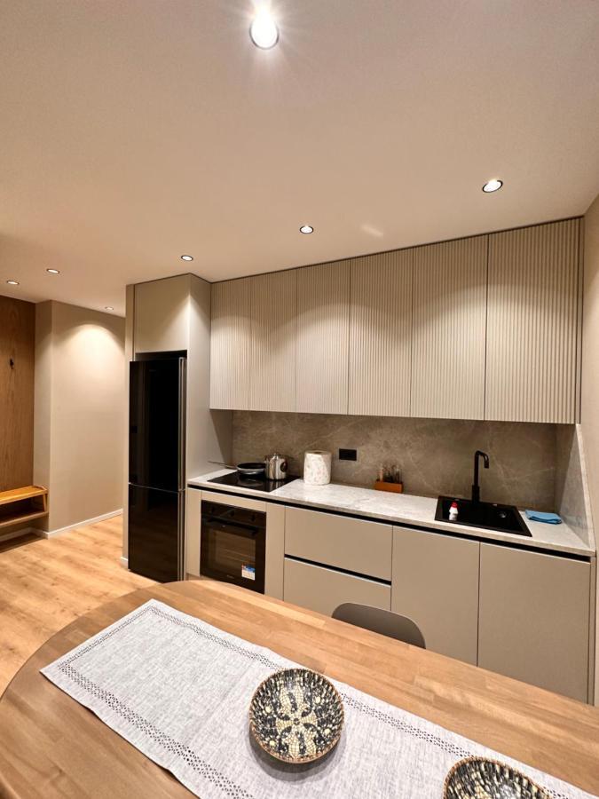 Aia Suites & Apartments Тирана Экстерьер фото