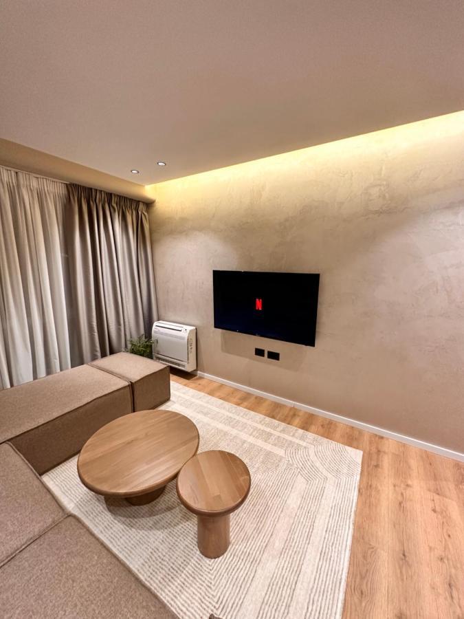 Aia Suites & Apartments Тирана Экстерьер фото