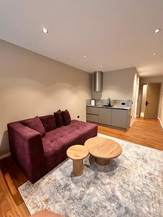 Aia Suites & Apartments Тирана Экстерьер фото