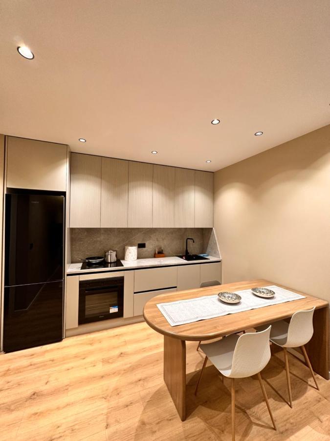 Aia Suites & Apartments Тирана Экстерьер фото