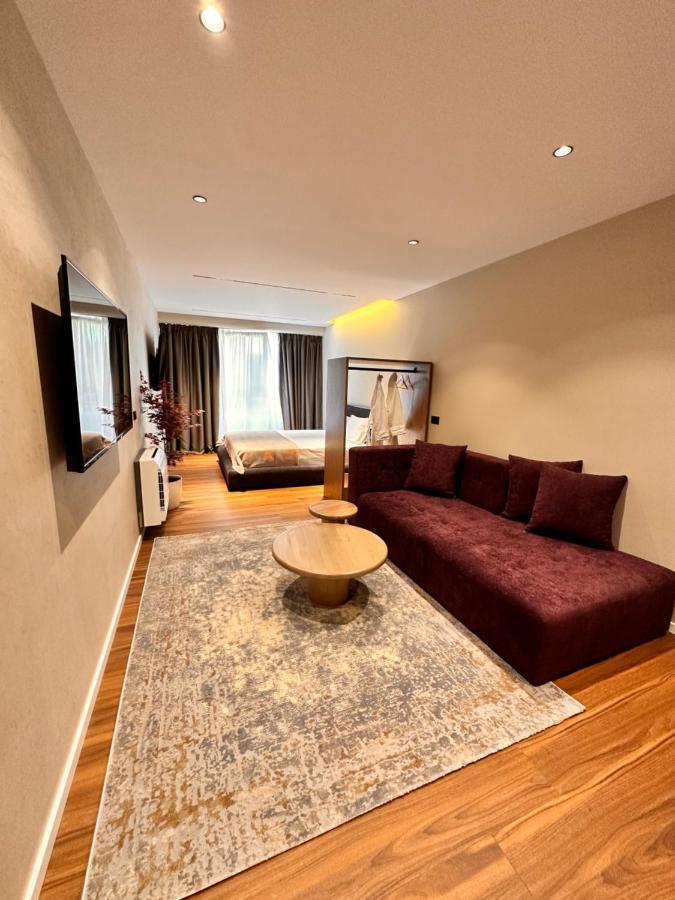 Aia Suites & Apartments Тирана Экстерьер фото