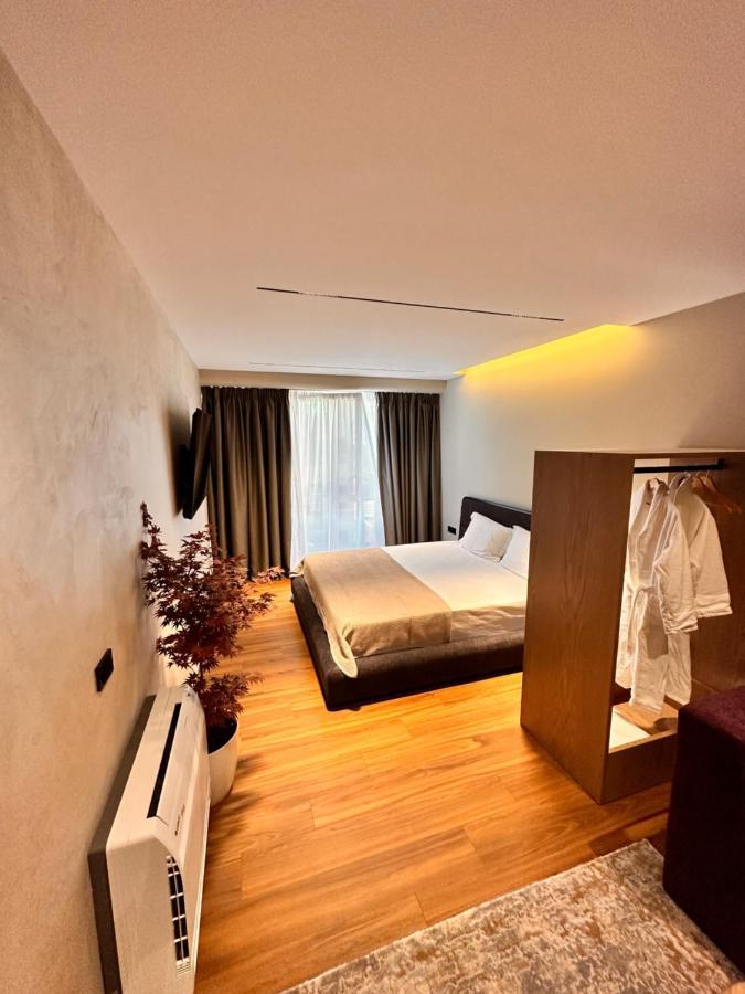 Aia Suites & Apartments Тирана Экстерьер фото
