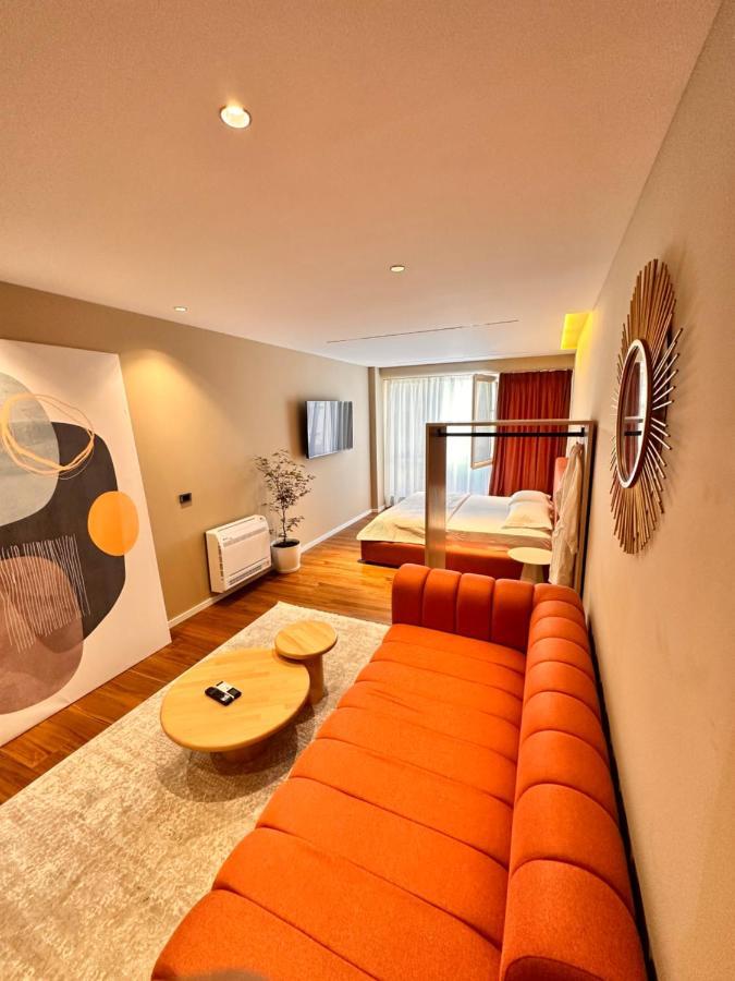 Aia Suites & Apartments Тирана Экстерьер фото