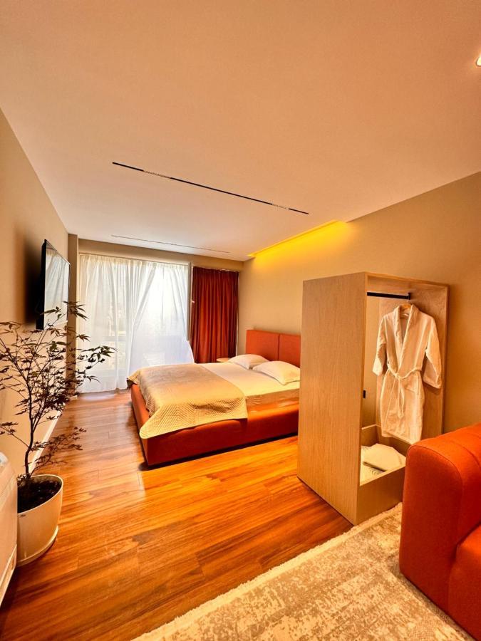 Aia Suites & Apartments Тирана Экстерьер фото