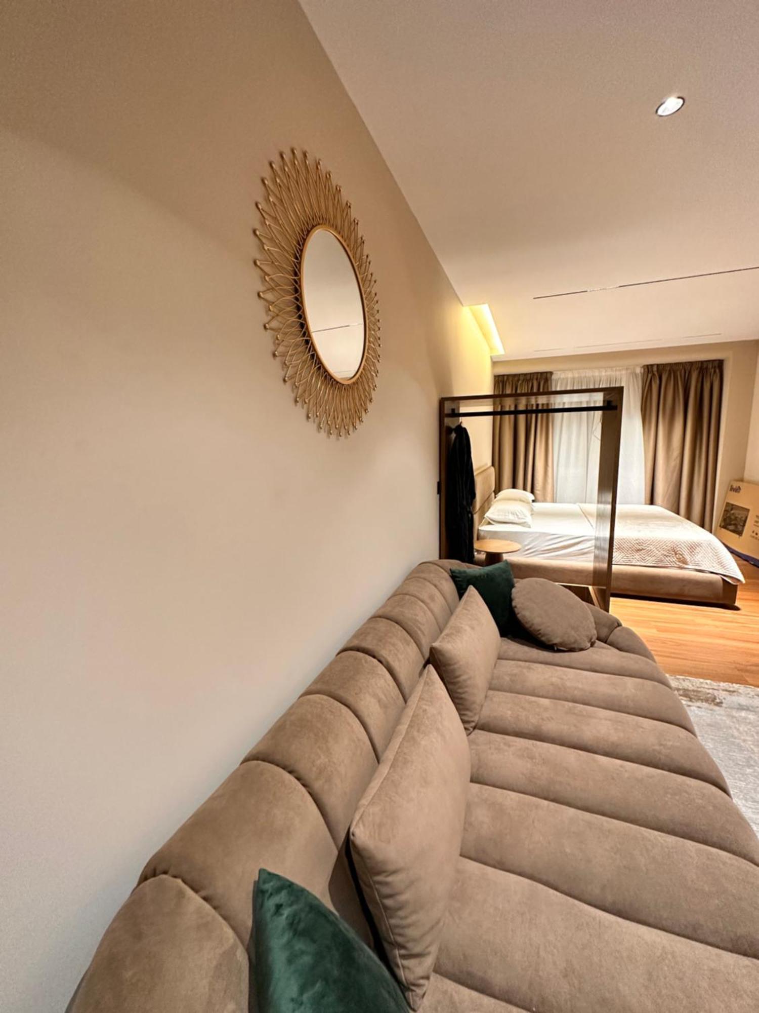Aia Suites & Apartments Тирана Экстерьер фото