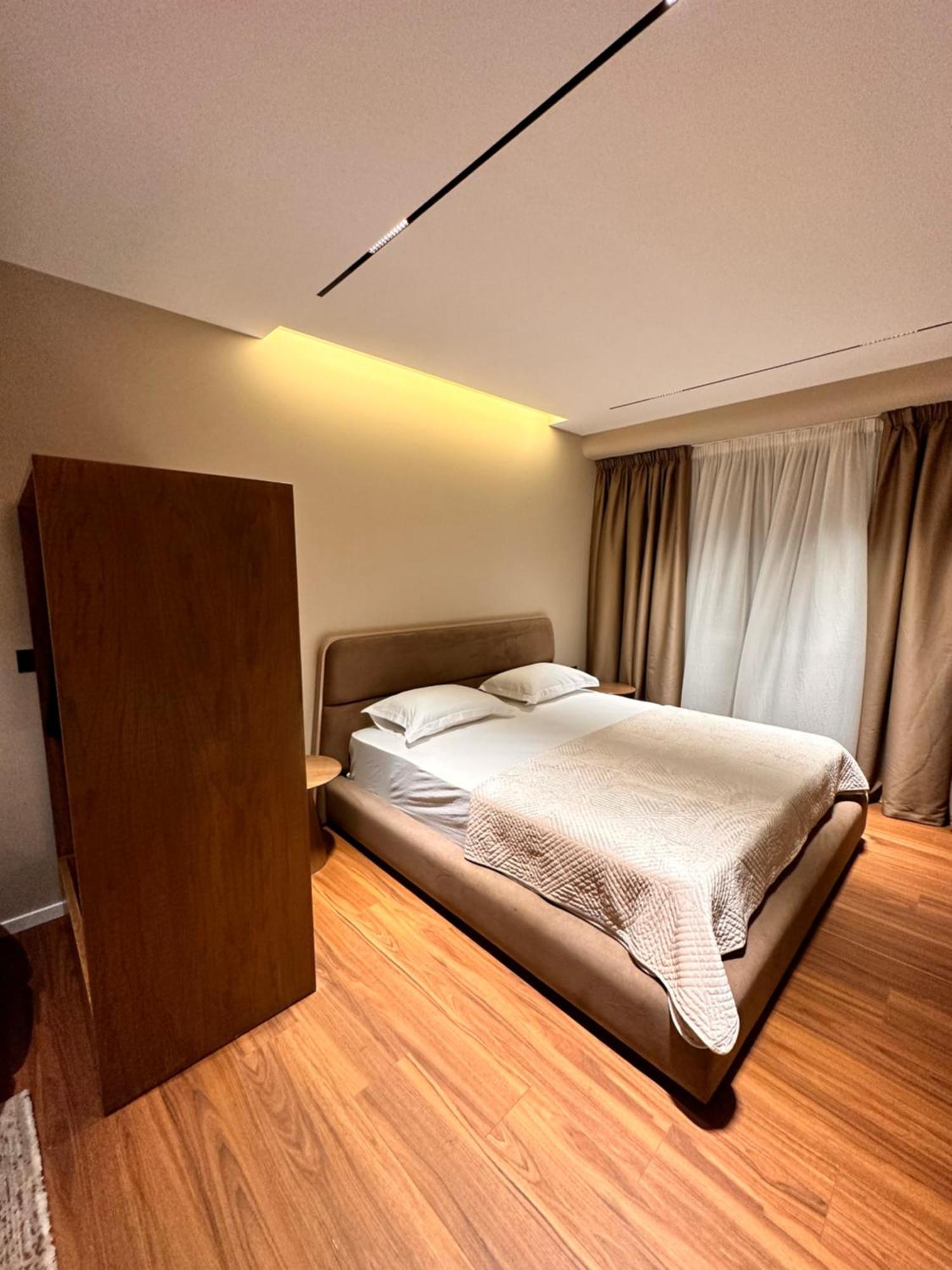 Aia Suites & Apartments Тирана Экстерьер фото